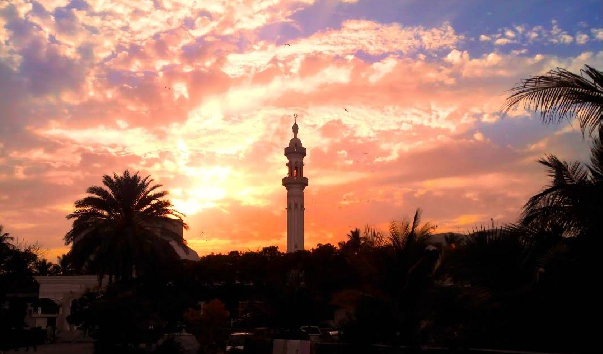 Bait ul Mukarram minaret at sunset